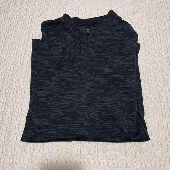 Under Armour Other - Under Armour Long Sleeve Crew BLACK